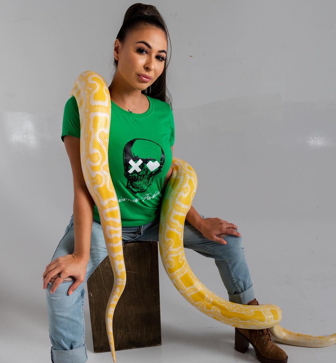Poisonous2020's tweet photo. Poisonous Fashion #skulltee #skullgang #urbanfashion #urbanwear #fashion #looks https://t.co/bodcxZir9Z