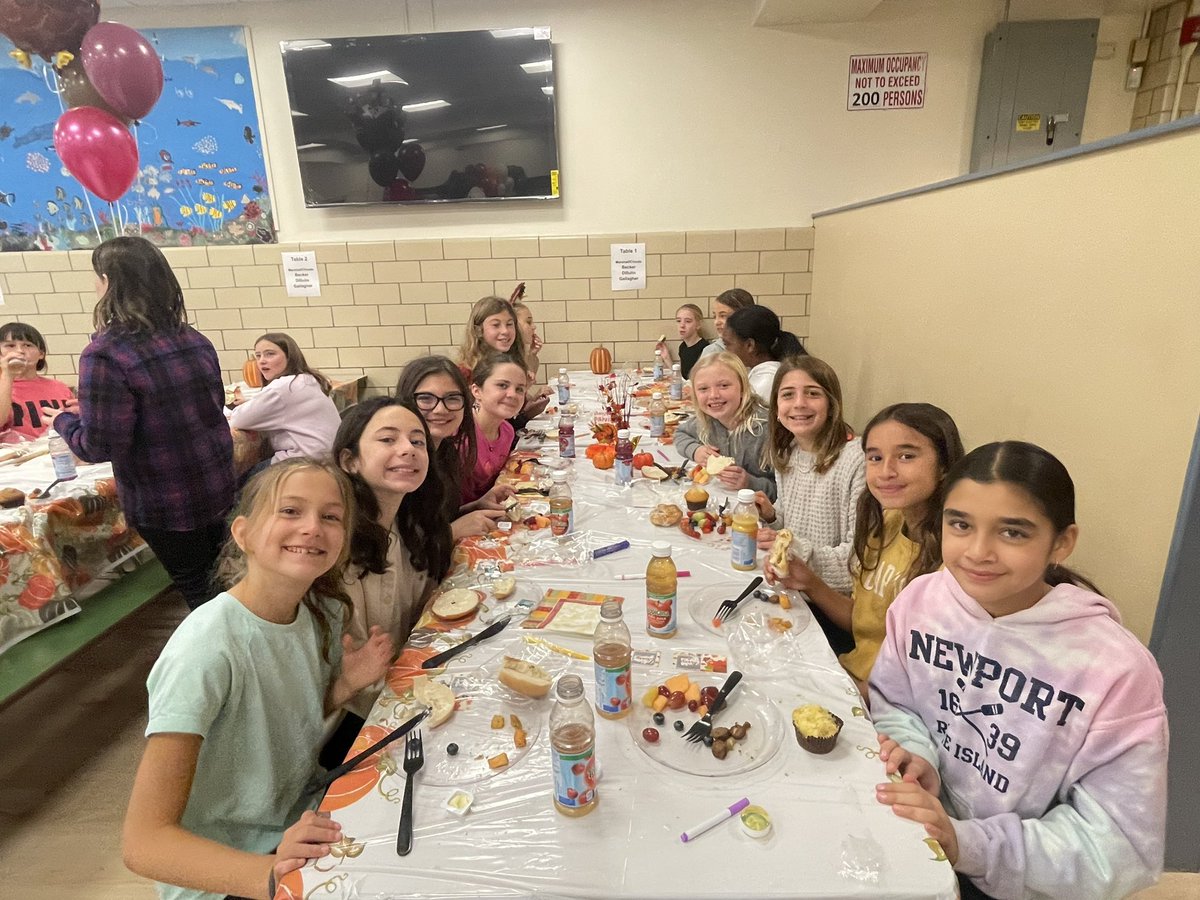 greenvale_ap's tweet photo. Thanks to our generous PTA for the 5th grade Friendsgiving Breakfast. Wings the Eagle got to hang out with our 5th graders. https://t.co/LMBYXND7h3