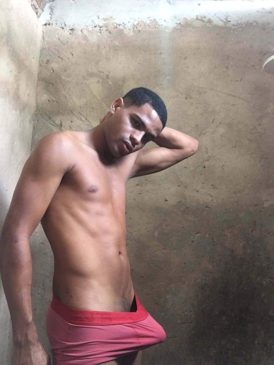 Mereço seu rt?😼😼
.
.
.
.
@horadobanhoofc <a href="/MavambosOficial/">Mavambos 🏳️‍🌈🇧🇷</a>