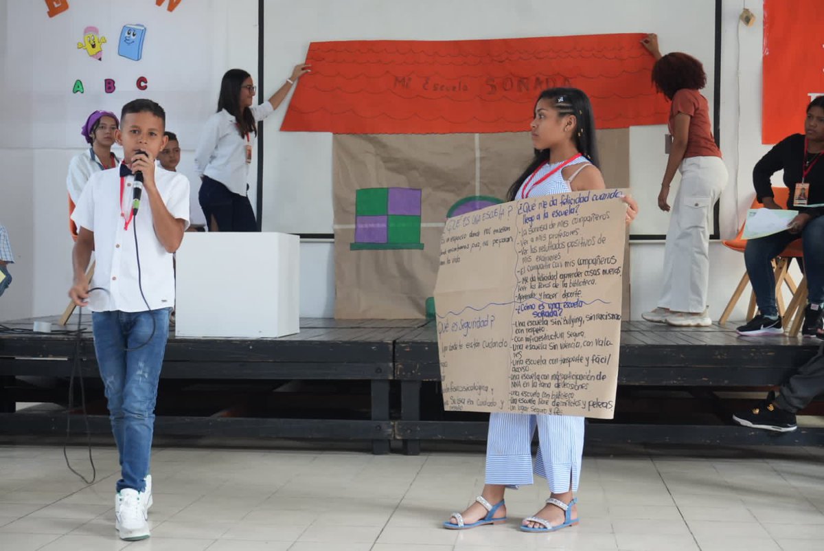 Mineducacion's tweet photo. Desde @Mineducacion estamos convencidos de que la #EducaciónDerechoFundamental debe ser una realidad para todas las niñas y niños de Colombia. Por eso, con @EduCannotWait y sus beneficiarios, trabajamos para lograr lo que ellos describen como la “escuela soñada”. https://t.co/fXLbniW7ja