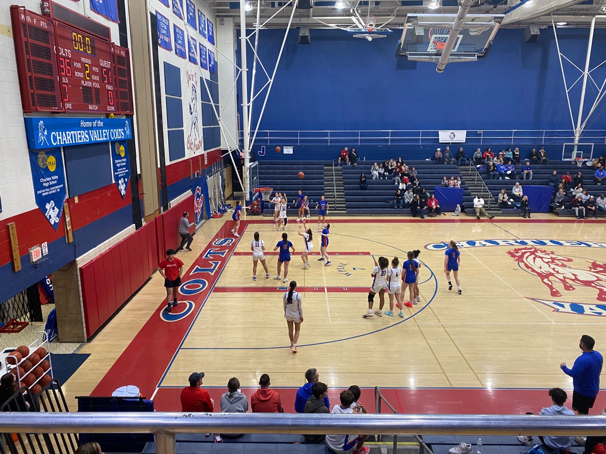AHNSportsMed's tweet photo. Pre-holiday hoops tonight at the Red & Blue Shootout! #CVHoops @CVColtsAD @CVSDcolts https://t.co/WX6EI6Nw07