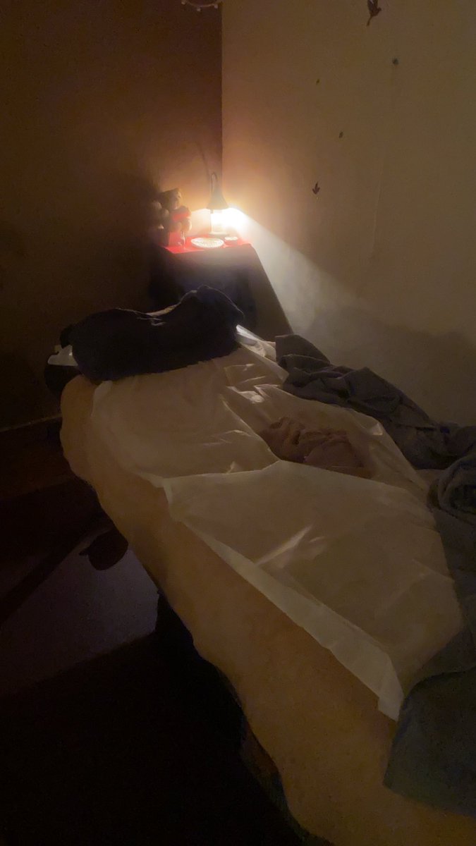 mingte95's tweet photo. 這幾天下班就到阮綜合過夜
大伯因肺部發炎。身體反覆發燒
導致晚上的預約不太能接🫠🫠

希望對自己的工作不會影響太大
要不影響好像也有難度
下禮拜要到榮總五天
希望大伯沒事 https://t.co/S2DgNdFf5K