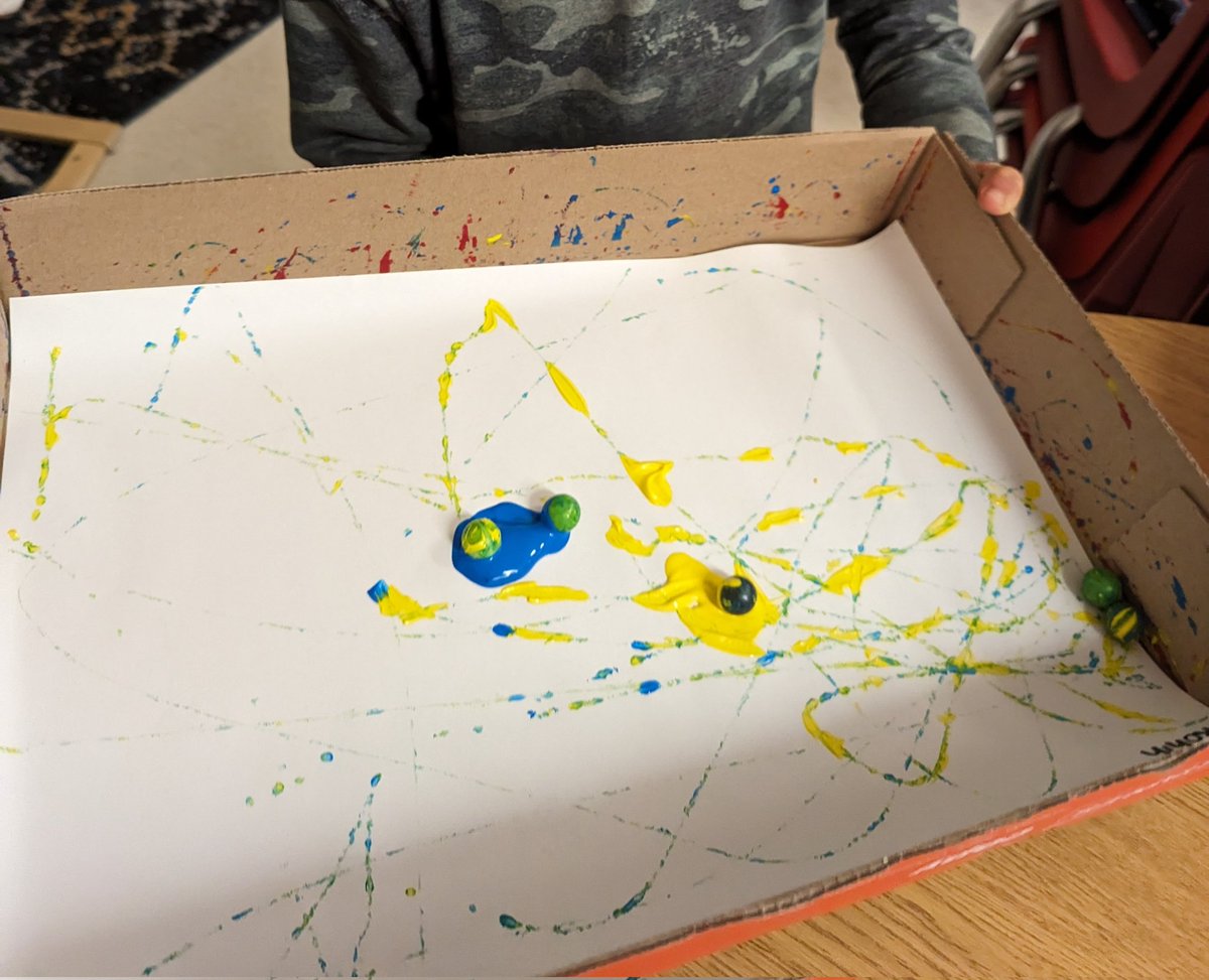 ajreilly21's tweet photo. Forces and Movement with marble painting in grade 3 @ForestHillPS https://t.co/83hBGbhhpx