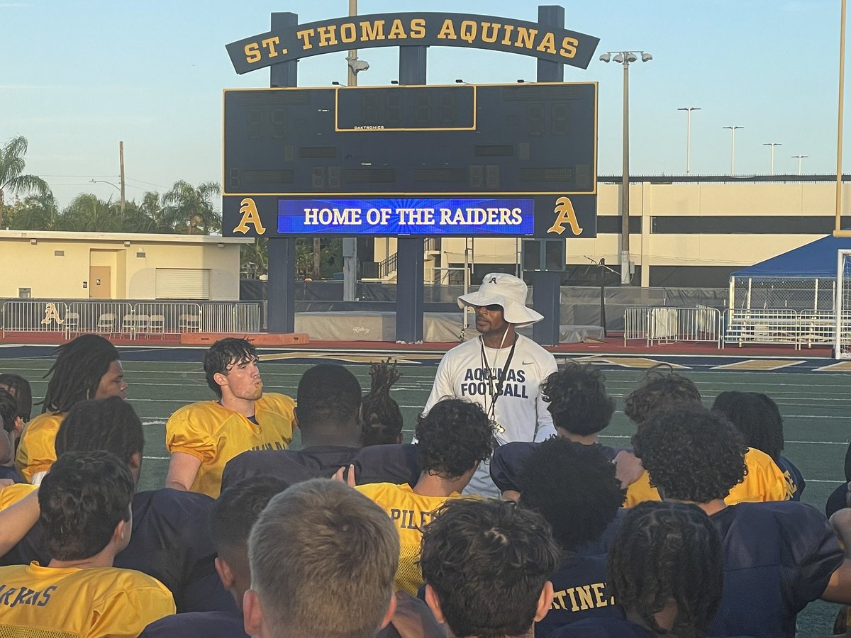 Aquinas Football tweet media