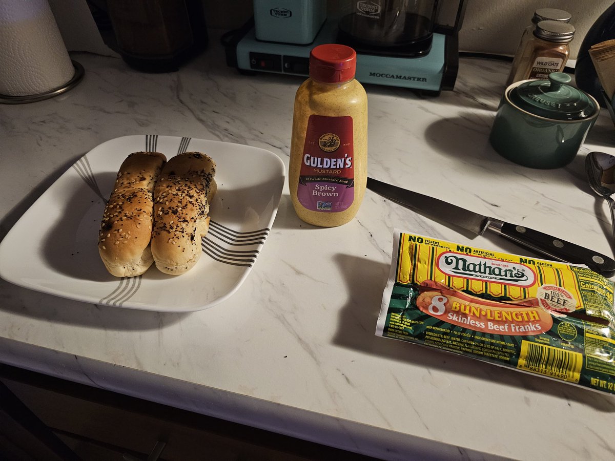 K4ZMF's tweet image. When it comes to #hotdogs,  the mustard better be #Guldens.