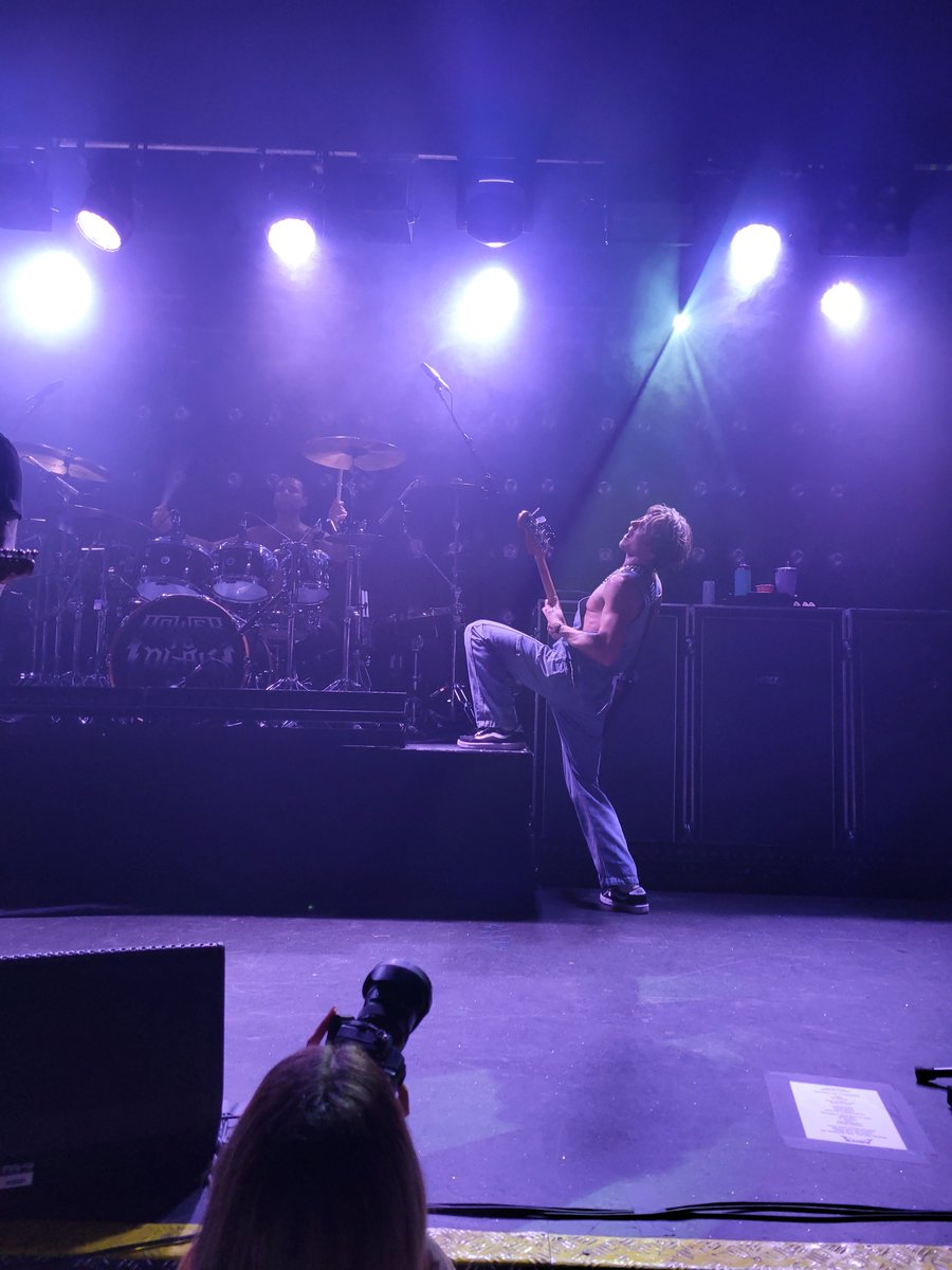 fabysc's tweet photo. I can't believe this is over, amazing concert! 😭🥹 Dougie dijo algo acerca de mí y q venía de México 🤭 No tenía boleto para esta fecha y lo conseguí! Feliz de ahora tener amigas fans de Mcfly. #PowerToPlayTour 10/10.
I was at Rock City in Nottingham - https://t.co/513OI29OZV https://t.co/gI6DqFT1FF