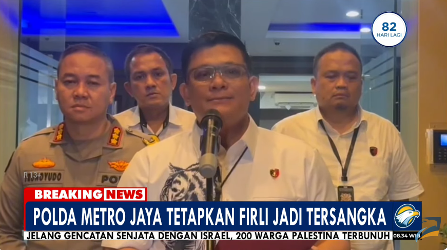Metro_TV's tweet photo. #BreakingNewsMetroTV POLDA METRO JAYA TETAPKAN FIRLI BAHURI JADI TERSANGKA

Polda Metro Jaya menetapkan Ketua @KPK_RI Firli Bahuri sebagai tersangka kasus pemerasan yang dilakukan terhadap mantan Menteri Pertanian Syahrul Yasin Limpo.

Streaming: https://t.co/1tdpTLNHWl https://t.co/fcp4ytUuH9