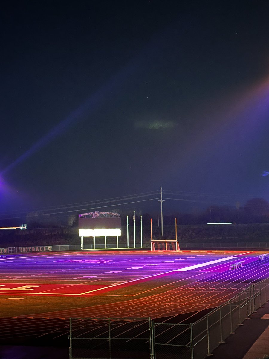 Lighting it up for Coach Franny. I love our community. Fly high Coach……until we meet again. #missyouready <a href="/TBHSFballBoostr/">TBHS F-Ball Booster 💜🏈💛</a> <a href="/TBHS_Football/">Troy Buchanan Football</a> @TBHSTrojans