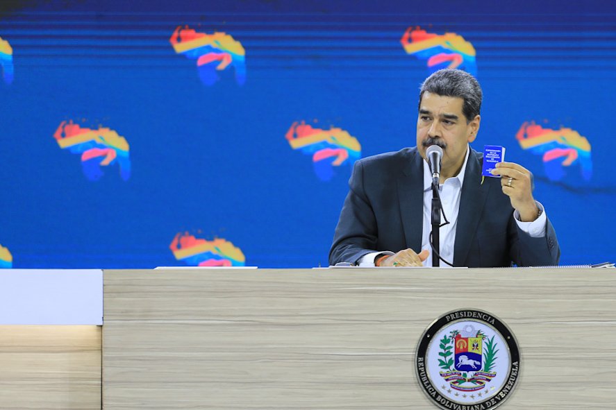 ¡Alerta Juventud, Mujeres, Militares, Trabajadores, Trabajadoras y Pueblo de Venezuela! Por primera vez a ustedes se les entrega la soberanía para que decidan con el voto el destino del conflicto histórico en defensa de nuestra Guayana Esequiba y la Patria. ¡Llueva, truene y