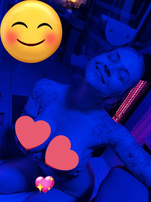 BRAND NEW double c*m shot BJ is available 💦⭐️🤯  https://t.co/xfu4Je2fXb  40% off next 100&rsquo;subs 💦 https://t