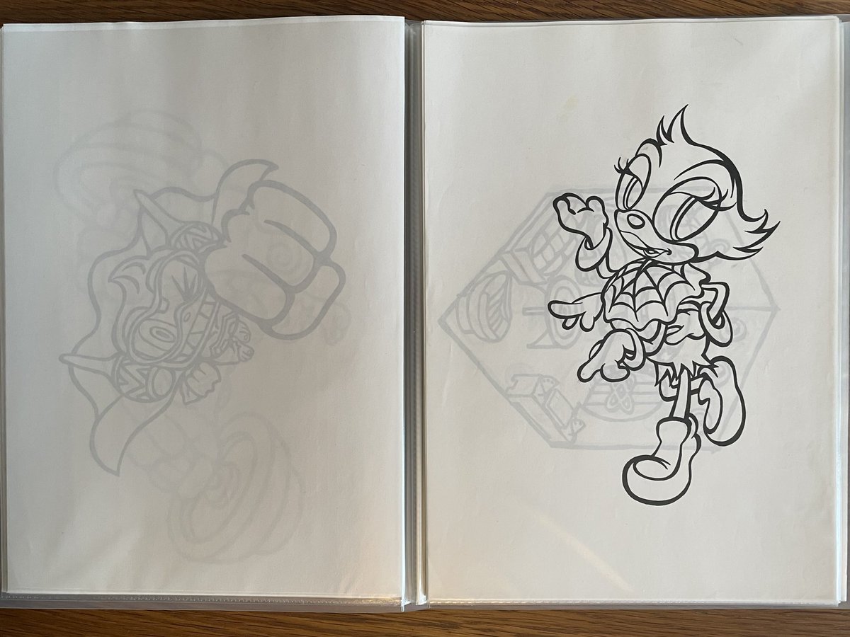 okanotion's tweet image. 納戸のお宝？発掘。ソニックアドベンチャーのスピードハイウェイの蜘蛛女もあるよ🕷️

Excavated sketches of the storage room! I used to draw analog lines before the Bezier curve. There is also a spider girl on the speed highway/Sonic  Adventure.🕷️🦔

#SambaDeAmigo #SonicTheHedegehog