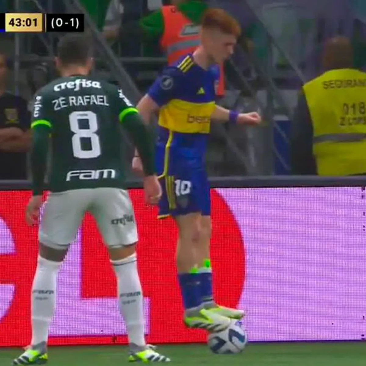 CarusoManias's tweet photo. Me imagino que la pisadita del Colo Barco le sirvió para salir campeón de la Libertadores y de la Copa Argentina 

JAJA PENDEJO VENDE HUMO https://t.co/zjnZaPvIKR