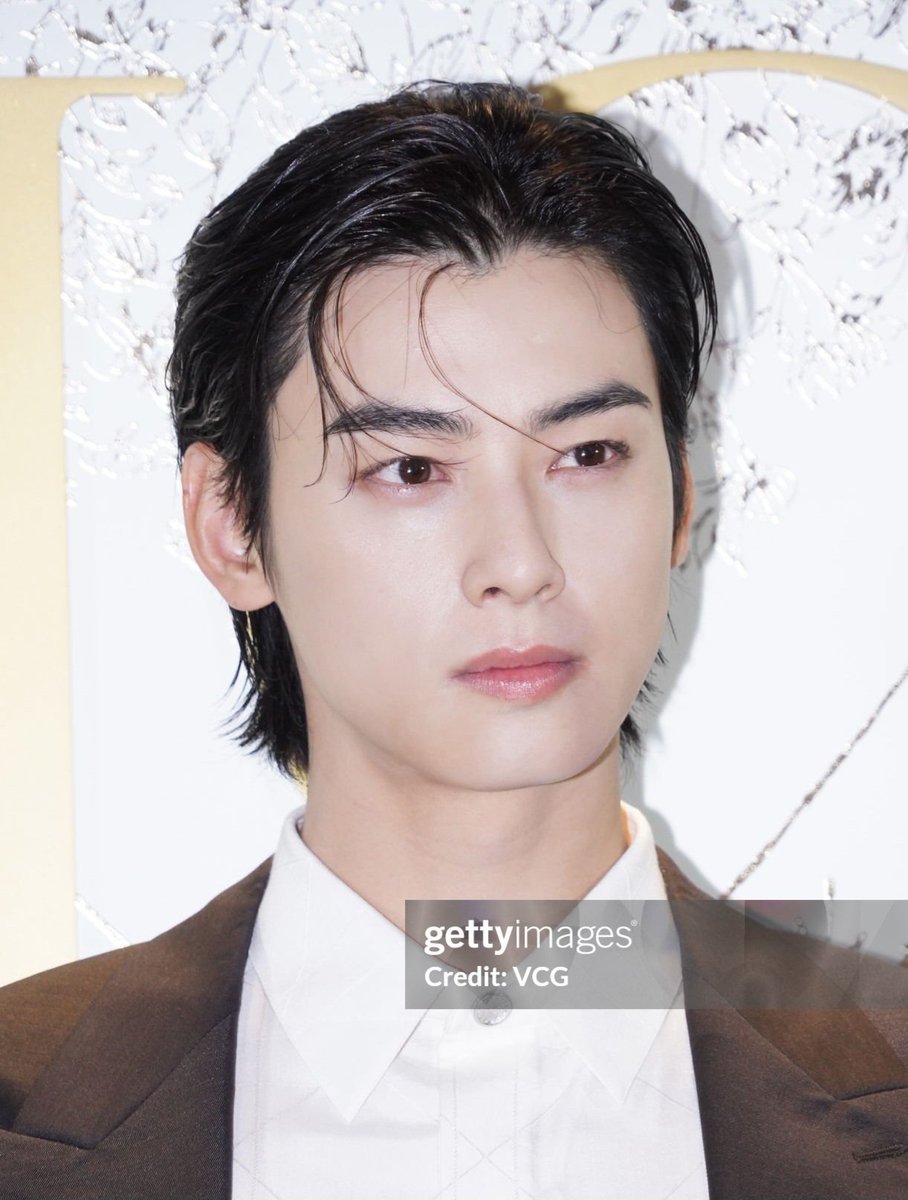 happy_young0330's tweet photo. 👑🫅👑

#차은우 #CHAEUNWOO https://t.co/Og7UXTH9KE