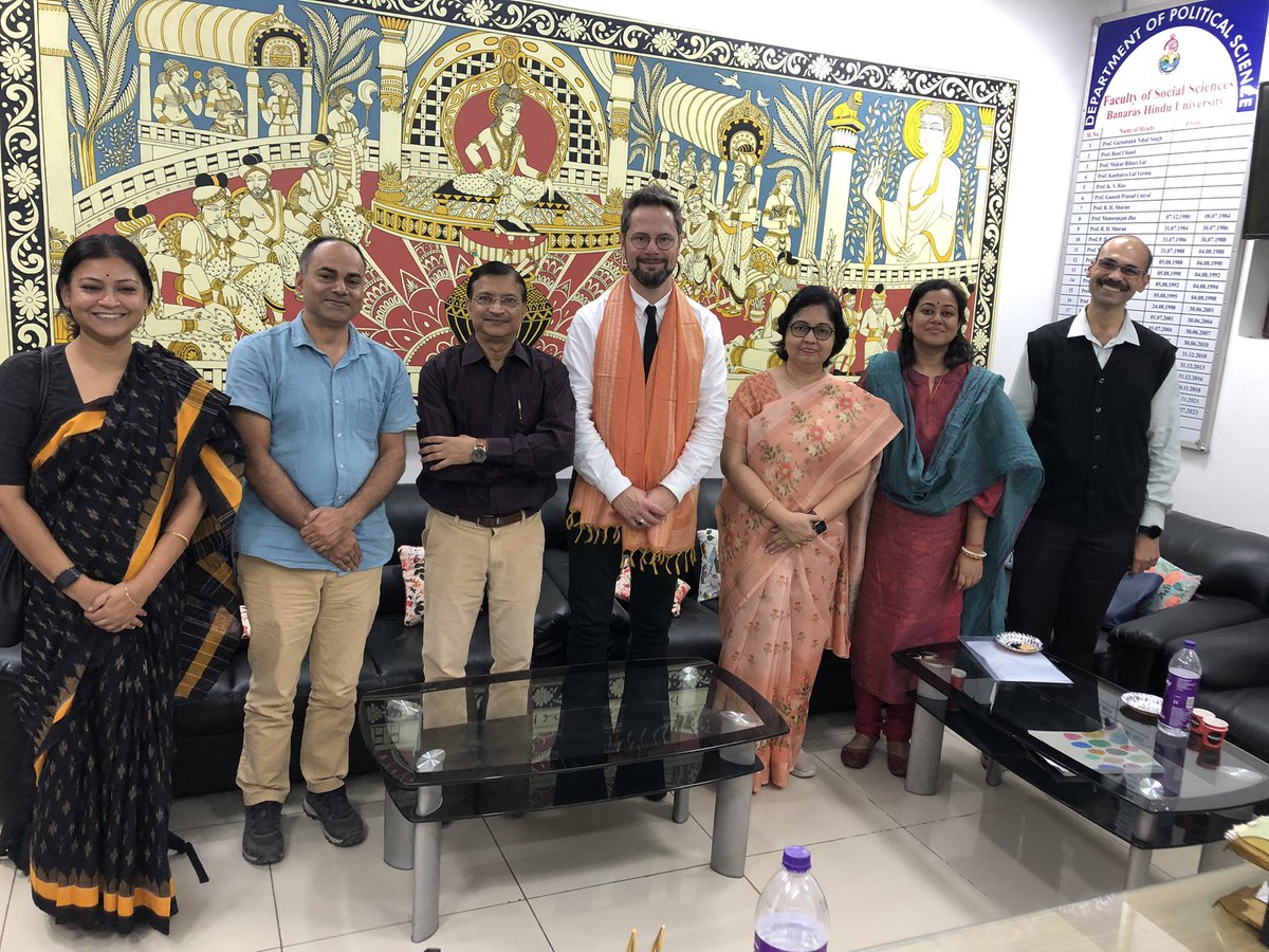 JhaPHerstories's tweet photo. It was wonderful to have @chrochr deliver series of lectures on Global inequality in the light of Intellectual histories of United Nations at the department of Political Science and Malviya Centre for Peace Research @bhupro from 20-22nd November. https://t.co/6H6lNWdNEk