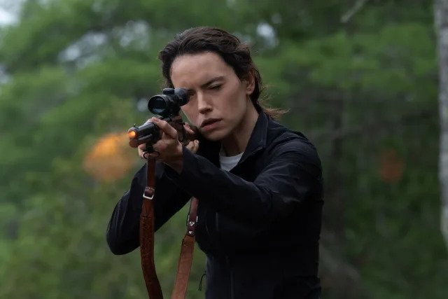 GeorginaDriver's tweet image. Brooklynn Prince         Daisy Ridley 
Young Helena               Helena 
#TheMarshKingsDaughter