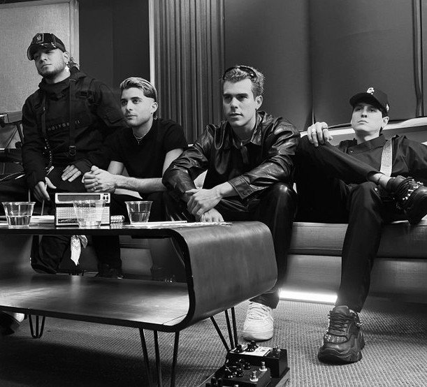 pao_cnco's tweet photo. ⓘ Este usuario, admira el Poder que tendrá por siempre CNCO en toda Latinoamérica...🥺❤️❤️ https://t.co/E6yxlMTCyK