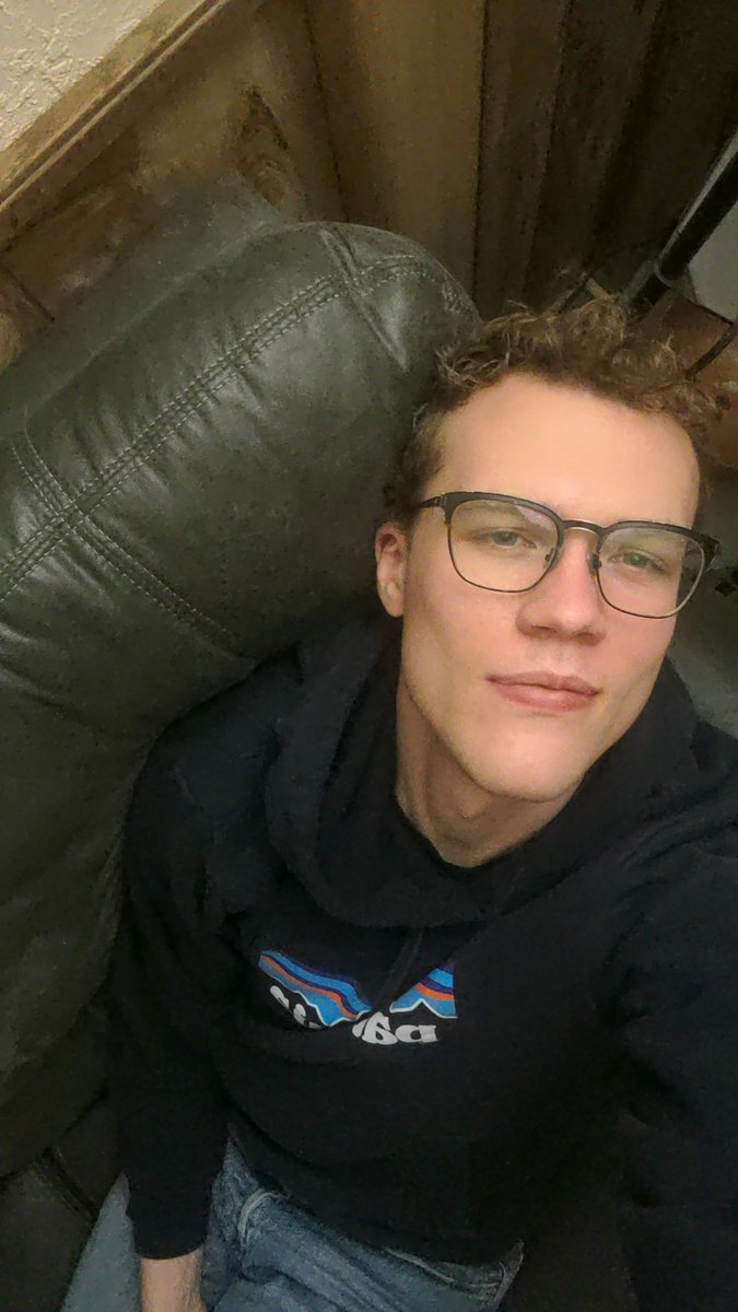 Andrew🦒 tweet media