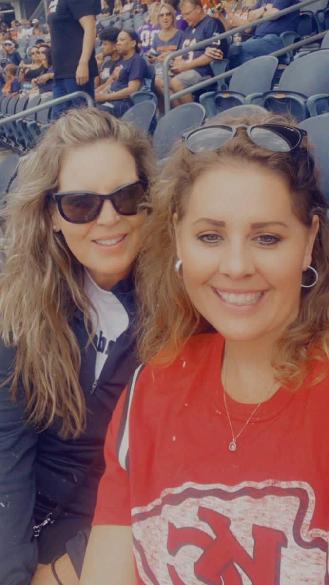 BrohmJennifer's tweet photo. Good Friends are like Stars, you don’t always see them but you know they are always there!❤️Happy Birthday to @AmyKarlaftis https://t.co/LxtlK6iEFG