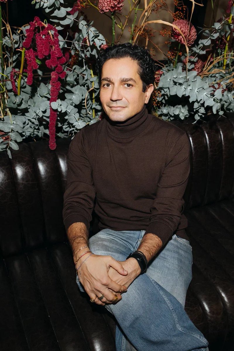 Обидно! Ну, вот весна, лето и осень — только один раз в году, а зима — целых два. 😜