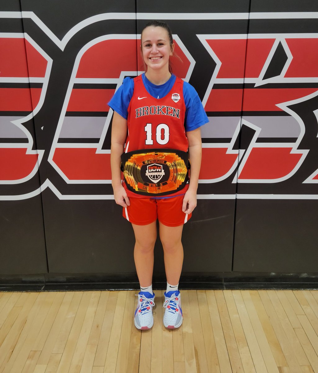 BOWGBB's tweet photo. This week's Practice Player of the Week goes to @Gaby_Staples. Gaby was nominated by her teammate Janae Marten. Janae said this about her teammate. "Gaby was communicating all week, and being a very vocal teammate. She played hard all week and never slouched in a drill. https://t.co/sNiCJ8pB2t