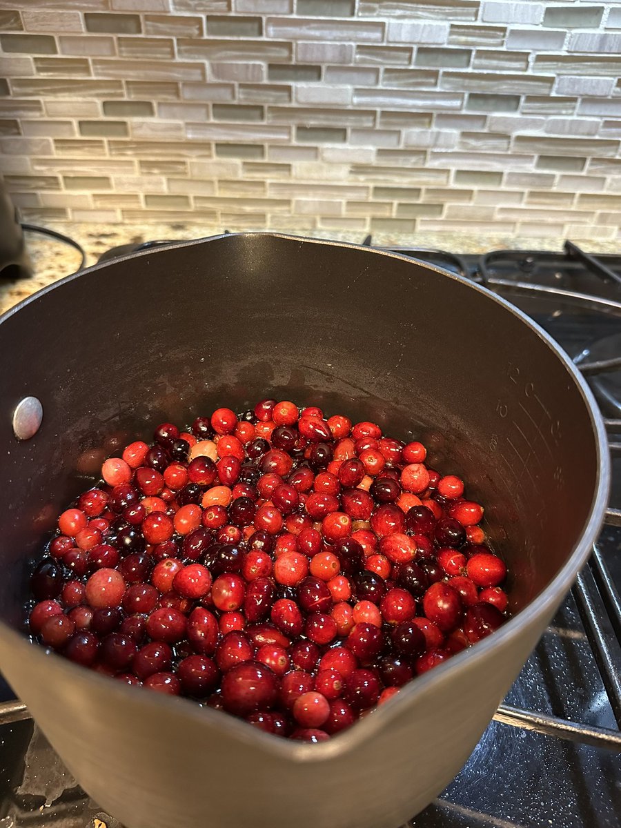 LittleMsTwitch's tweet photo. Let the #cooking begin! Today I prepared the #cranberries and #pumpkinpie #Thanksgiving cooking is my favorite! #food #cranberrysauce #pumpkin #thankful #cookingathome #homemade #foodphotography #foodphoto #homemaking #cookingwithheart https://t.co/kbP0Mm9lIl