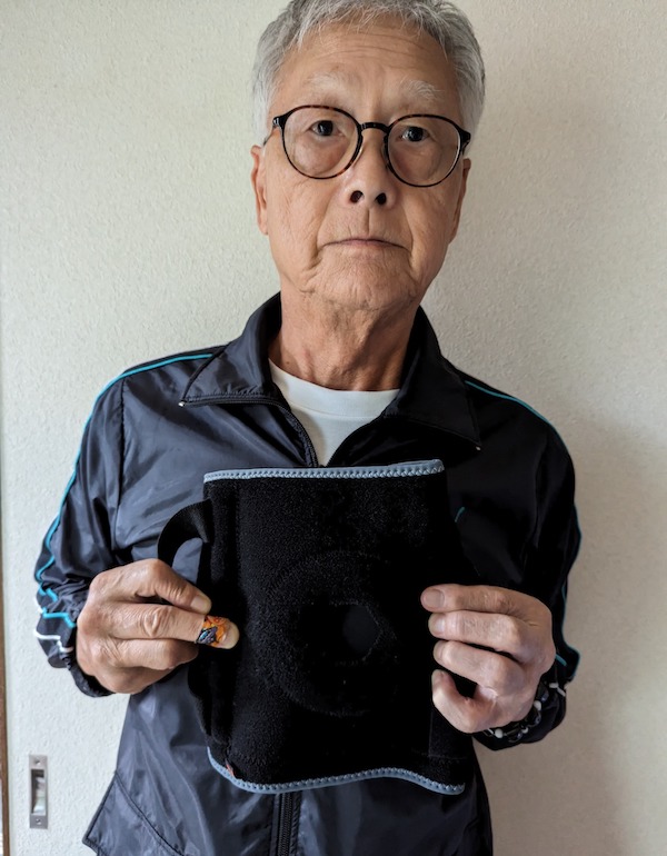 iwamizuinc's tweet photo. K.T様より固定系ひざサポーターを使った感想を頂きました。
​
この度は膝サポーターのご購入ありがとうございます。
​
早速使用して頂き、脚にうまくなじんでいるとのことで幸いです。

今後もウォーキングの際にお使い頂ければ幸いです。
​
#ひざサポーター #リフリーラ https://t.co/jCD9PgZTR1