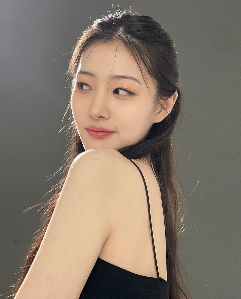 irrisyeon's tweet photo. YEHYEON has opened a new instagram account! 

🔗 https://t.co/jv9XvHkn7a https://t.co/2IX42kyoKm