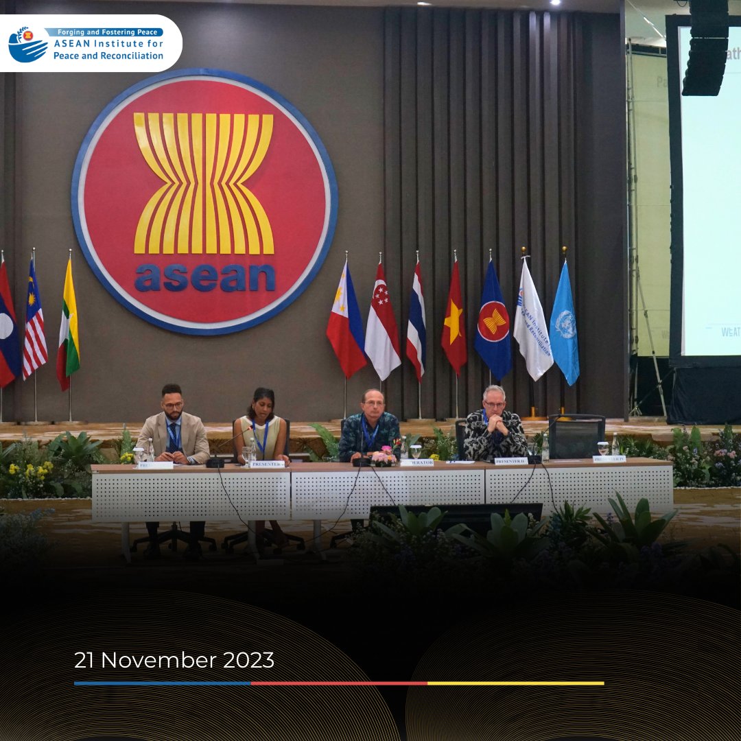 ASEAN_IPR's tweet photo. MFA Indonesia, ASEAN-IPR &amp; @UN held Regional Dialogue on Climate, Peace &amp; Security. Discussions highlighted how climate change is a threat multiplier, w/ both direct &amp; indirect impacts on peace. Further, ASEAN needs to address climate security risks due to various vulnerabilities https://t.co/JheaJ6TgUm