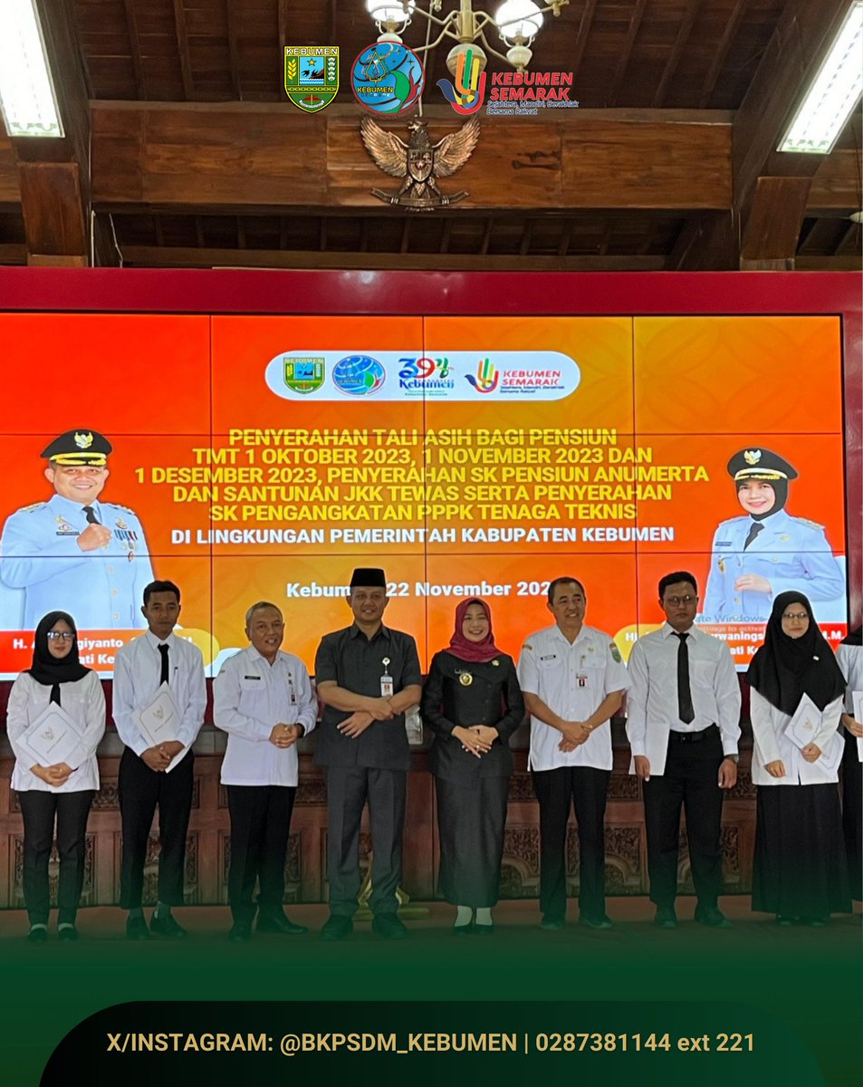 Bupati Arif Sugiyanto Serahkan SK Pensiun, SK Anumerta dan SK Pengangkatan PPPK Tenaga Teknis Hasil Optimalisasi

Sumber : kepegawaian.kebumenkab.go.id/index.php/web/…