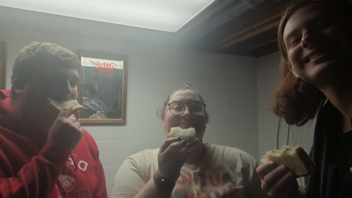 ApolloAnnS's tweet photo. We may not have been able to finagle the technical difficulties, but the Michigan Sandwich Crew still managed to make #sandwichnight happen! Hope to catch ya next year @ChrisGethard https://t.co/MKSh3H8qBu
