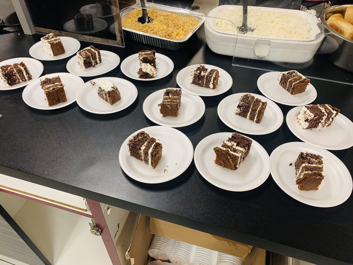 coachholmes54's tweet image. We Win, We EAT!!! Thanks to all the parents for your support and those that helped out with dinner!! Look forward to practicing with these boys on Thanksgiving morning!!! #WeWinWeEat #UpperState #PracticeOnThanksgiving