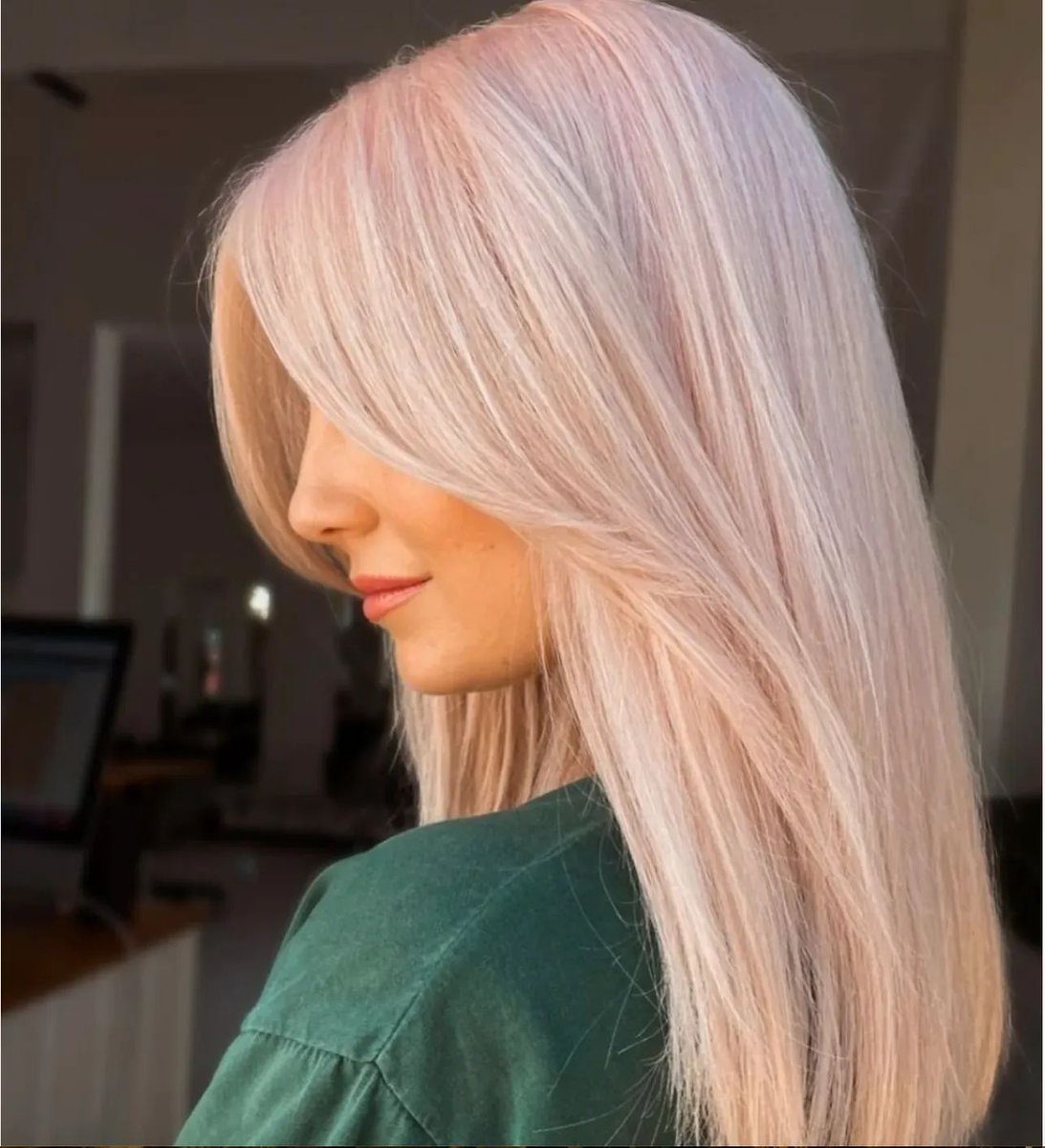 BangstyleTweets's tweet photo. Want to learn how to instantly get thicker hair?
#Bangstyle has you covered.
LEARN HERE: https://t.co/Vf0Quw0x04 https://t.co/6WXBDWGMRm