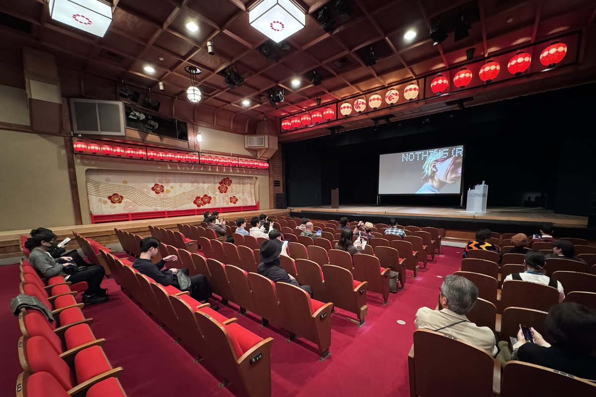 miz_tama's tweet photo. 透明デザインのスマホが日本で若年層にヒットしたNothingのイベントに来ています。担当デザイナーが登壇するとのことで楽しみです! 会場は京都の上七軒歌舞練場というところで、趣があります。#NothingDesignKyoto https://t.co/j41RxR2ugR
