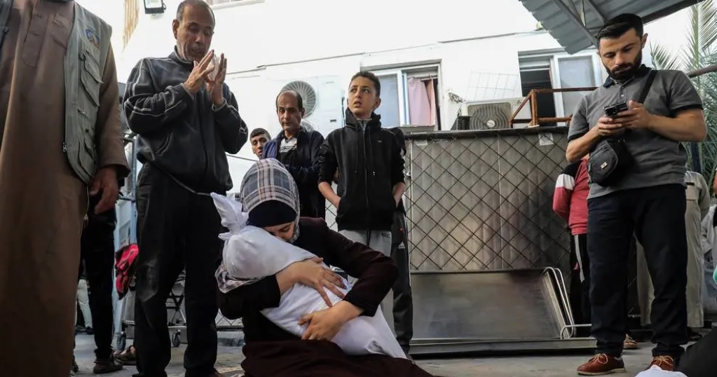 fsldkkalsel's tweet photo. Jalur Gaza Menjadi Tempat Paling Berbahaya di Dunia Bagi Anak-Anak: Ribuan anak-anak Palestina terbunuh dalam serangan israel di Jalur Gaza, kata seorang pejabat PBB pada hari Rabu, dan menyebut Gaza sebagai “tempat paling berbahaya di… https://t.co/kmORgYmPpK @fsldkindonesia https://t.co/kvAtADXdMx