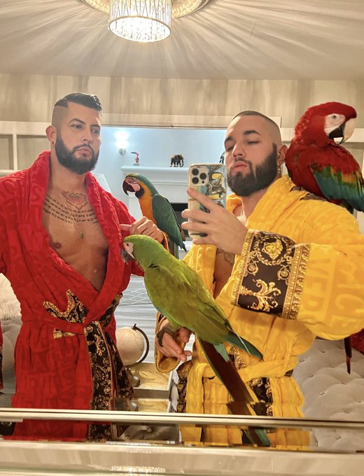 #MetOnGrindr  We met on Grindr in Puerto Vallarta (typical- I know 🤭) I was filming content with my content<a href="/tag/metongrindr"class="tags">#MetOnGrindr</a>