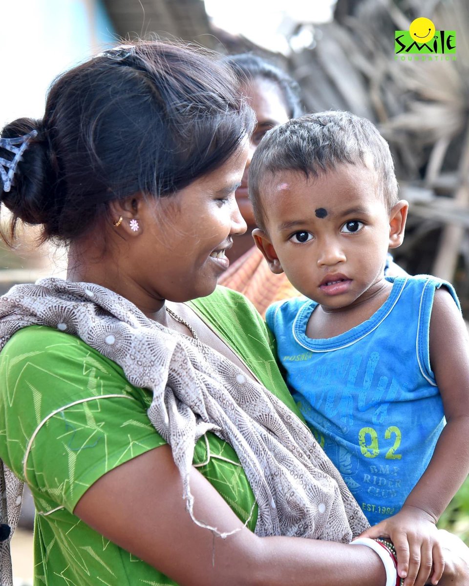 smilefoundation's tweet image. In the arms of a mother, every fear melts away. ❤️

#SafeMotherhood #SmileOnWheels #HealthCannotWait