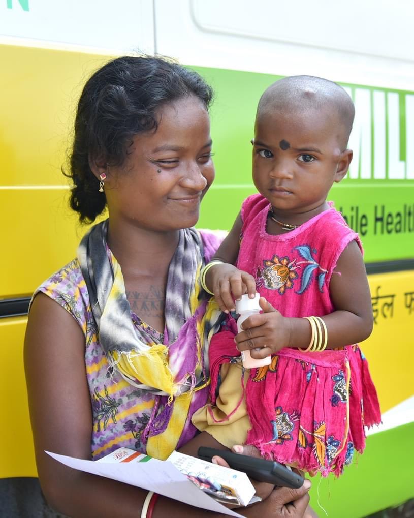 smilefoundation's tweet image. In the arms of a mother, every fear melts away. ❤️

#SafeMotherhood #SmileOnWheels #HealthCannotWait