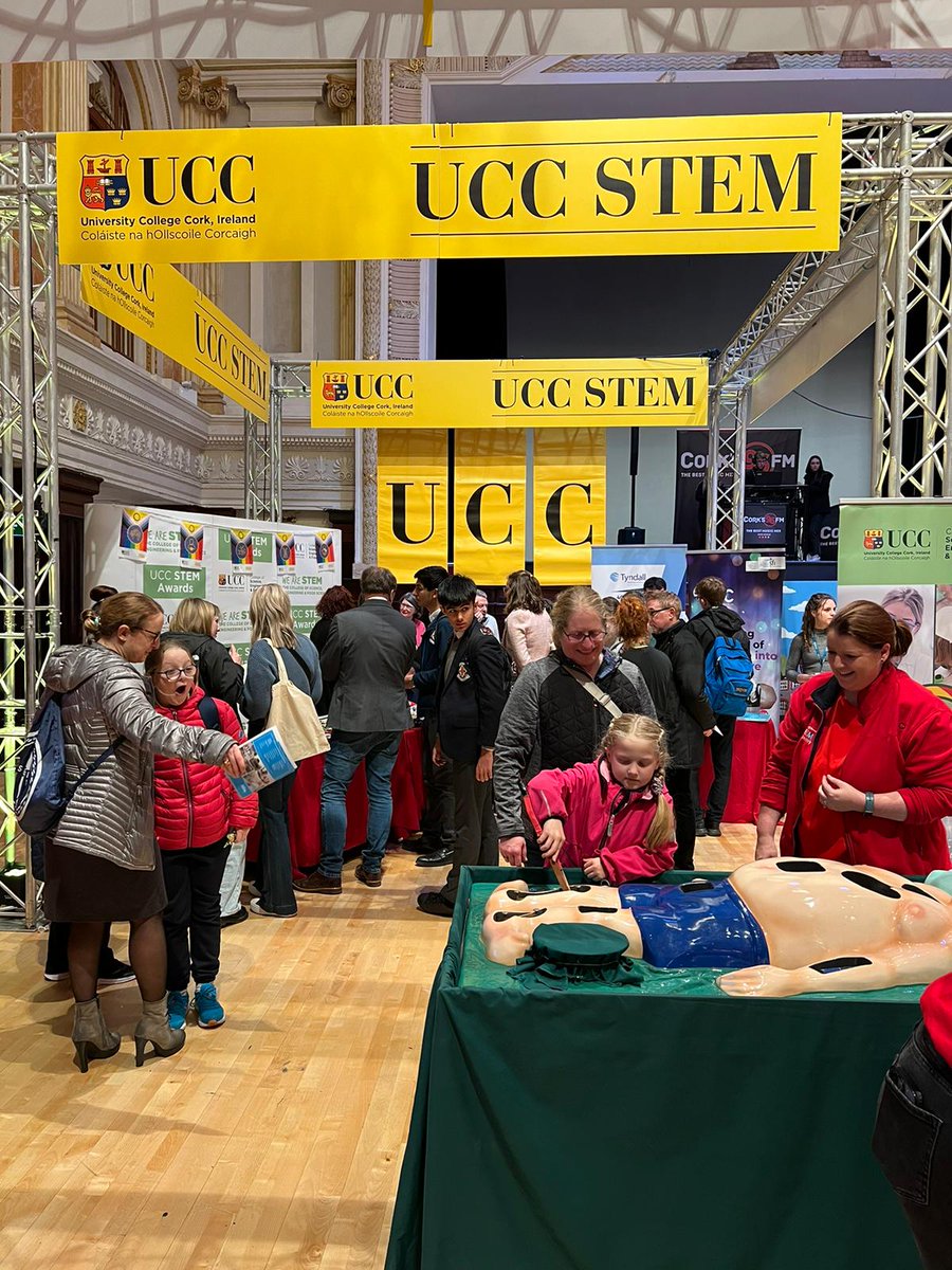 We were beyond excited to attend the #STEMSouthWest annual expo in City Hall yesterday! Our team had a fun evening talking to students, parents, and teachers about our fab #STEM programmes @UCC. Thanks to all who attended and to @STEMSouthWest_ for organising.