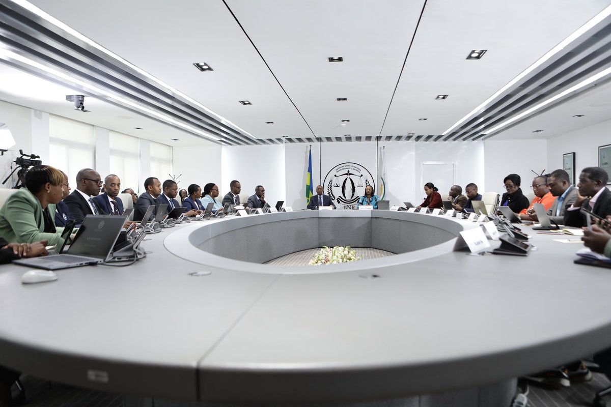 CentralBankRw's tweet image. Happening Now: Governor @rwangombwajRW is briefing the media on the decision that was taken following the MPC &amp;amp; FSC meetings that convened this week. 

Stay tuned for more updates!

#MPC2023
#FSC2023
#BNREngage
#KnowYourCentralBank
