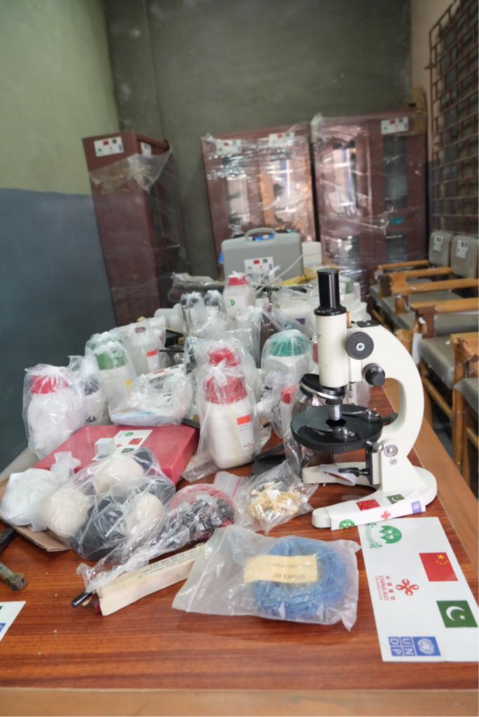 #UNDPinPakistan RR <a href="/samuelrizk/">Sam Rizk</a> inaugurated the Government Girls' High School in District Quetta, Balochistan.

W/ support from Global Development and South-South Cooperation Fund of <a href="/CathayPak/">Chinese Emb Pakistan</a>, <a href="/UNDP/">UN Development</a> 🇵🇰 rehabilitated &amp; equipped the school, creating a conducive learning