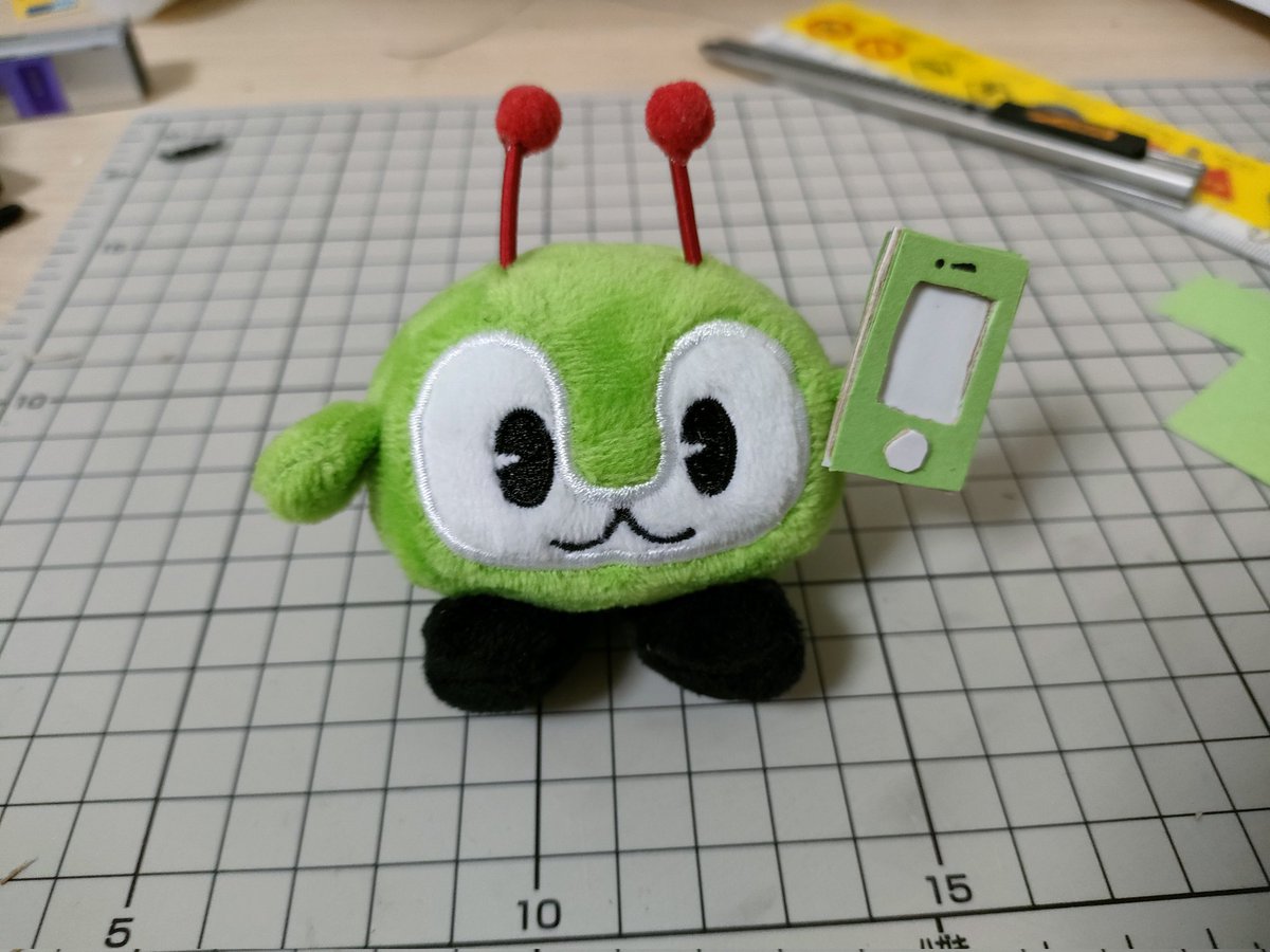 みんとあに小道具を持たせたいと思い手始めに｢とあらんの誕生日｣に出てきたみんくるのスマートフォンを作ってみました！
クオリティは高くは無いですがだいぶ満足しています！
 #みんくる
 #都営交通