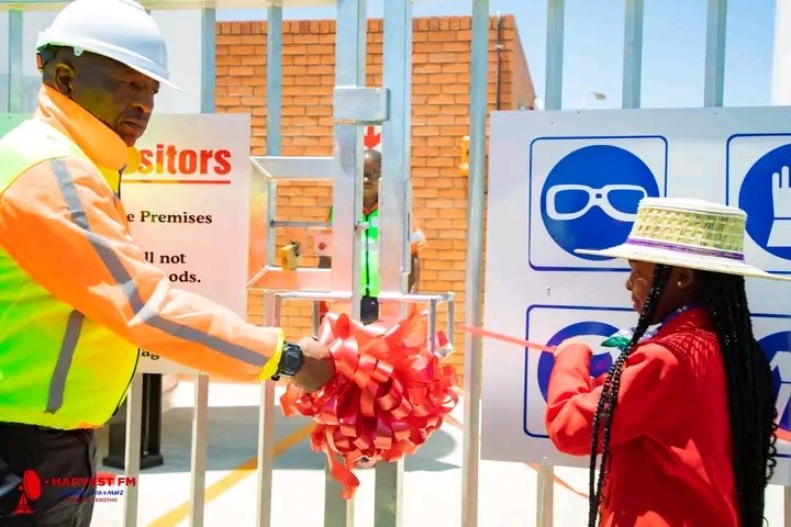 𝐈 𝐇𝐚𝐯𝐞 𝐀 𝐒𝐭𝐨𝐫𝐲 𝐓𝐨 𝐓𝐞𝐥𝐥 tweet media