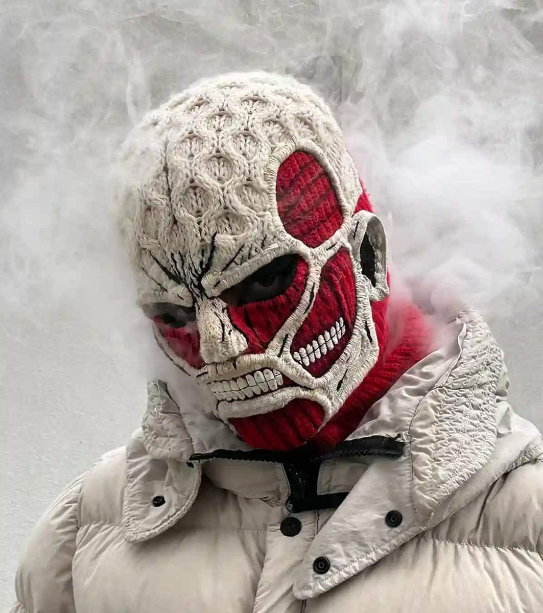 creapills's tweet photo. Le designer Jaffa Saba a tricoté une cagoule en clin d'œil au titan Colossal du manga “L’Attaque des Titans”. Avis aux fans 😉

Plus d’infos : https://t.co/jVbkyjUrsX https://t.co/xVyDQhgw5q