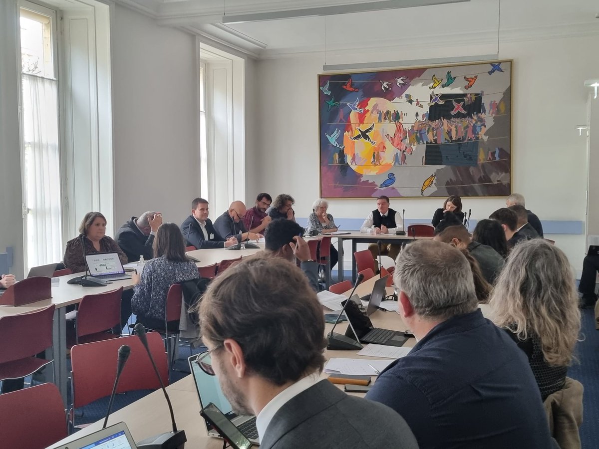 Audicion del Collectiu Pour Que Vivent <a href="/NosLangues/">Pour Que Vivent Nos Langues</a> a l'Assemblada nacionala : Sortir de la precaritat, un estatut per nòstras lengas !
Lo collectiu remet un dossièr als parlamentaris pel cambiament de l'art. 2 de la constitucion.
👉 locongres.org/oc/lo-congres/…