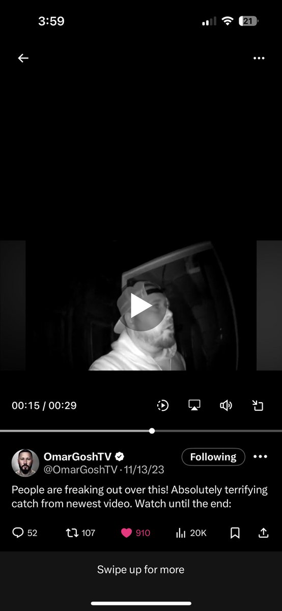 HauntedHeAdv614's tweet photo. @OmarGoshTV Am I never see @OmarGoshTV caught on video during I watch the video on YouTube and I misss something Omar u lucky man and good catch while I screenshot what I saw the face and body … https://t.co/dkY63FRCzV