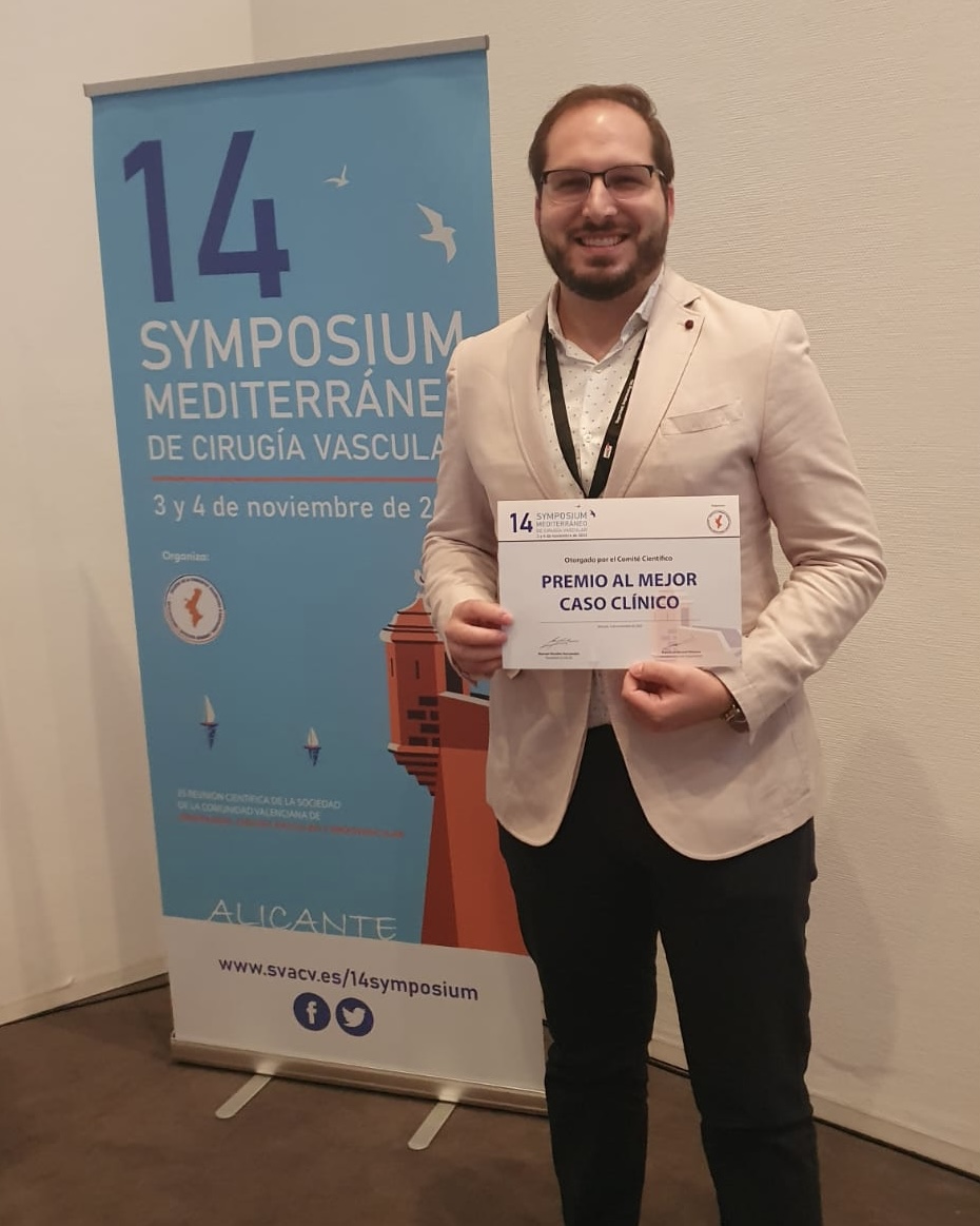GVASalutManises's tweet photo. Premio otorgado por el comité científico para el Dr. Moisés Falcón Espinola, por el mejor caso clínico, "Exclusión Endovascular de Pseudoaneurisma Femoral Gigante" expuesto durante el 14º Simposium Mediterráneo de Cirugía Vascular.
#CalidadManises #TalentoManises https://t.co/jgJdRjcjXw