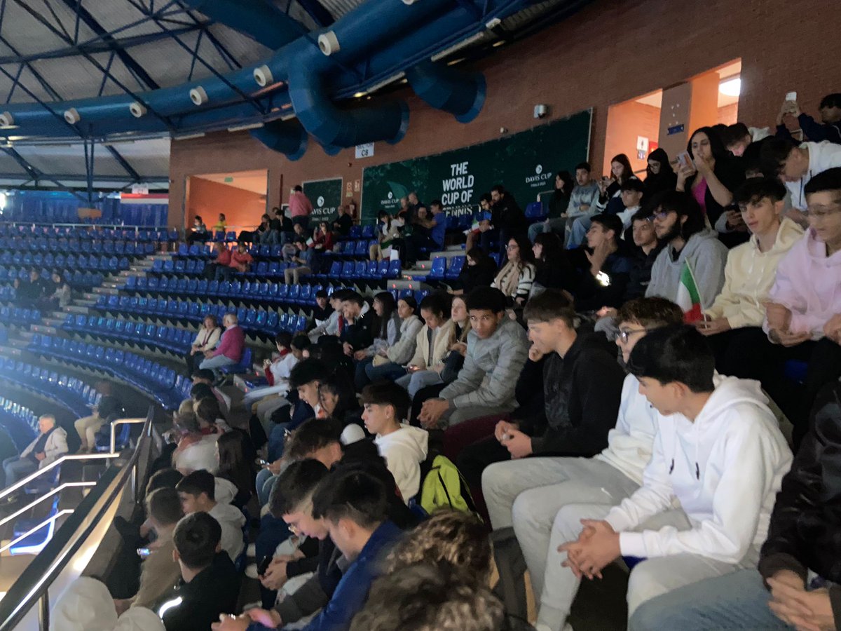 IesBarbara's tweet photo. Copa Davis 2023, Málaga
El alumnado de 1 BACH y 4 ESO del IES Santa Bárbara asiste a los partidos de tenis de la Copa Davis https://t.co/6Ry1xNb6qA