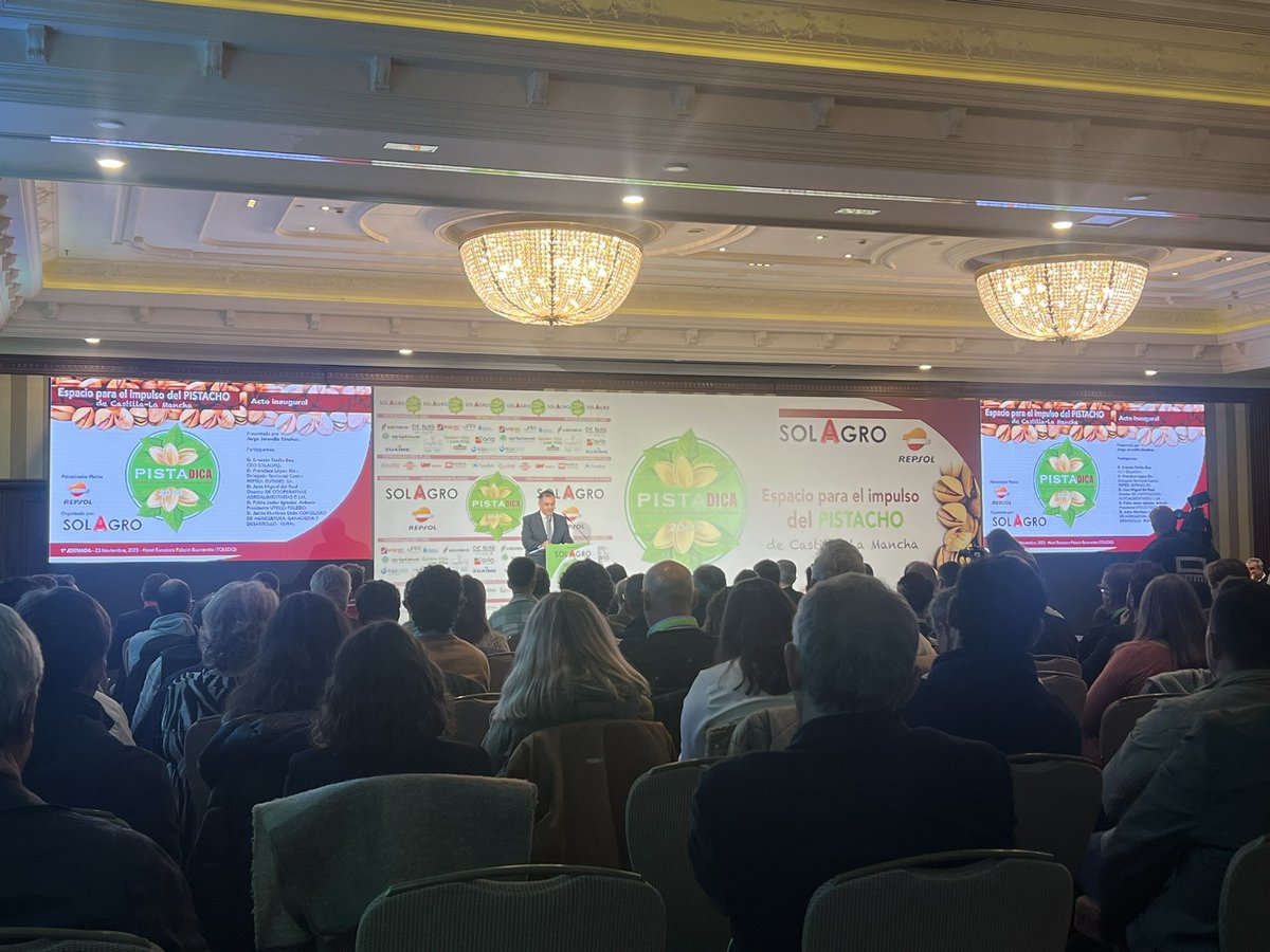 Hoy la <a href="/EtsiamAb/">ETSIAMB ALBACETE</a>, representada por su directora <a href="/pepisoler/">Pepi Soler</a> y estudiantes del máster en Ing Agronómica, se encuentra en #Pistadica, jornada organizada por <a href="/Solagro/">Solagro ingenieros</a> para la difusión de la innovación para el pistacho y en la que colabora la <a href="/uclm_es/">Universidad de Castilla-La Mancha</a>