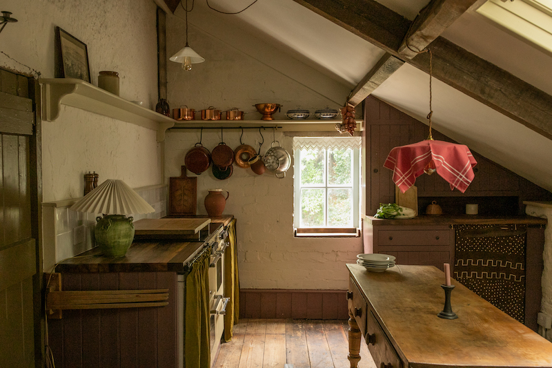 roman_c's tweet image. Kitchen of the Week: A Character Study in Rural Wales dlvr.it/SzCKkJ #KitchenoftheWeek #KitchenDesign #RentalHouses | BidBuddy.com