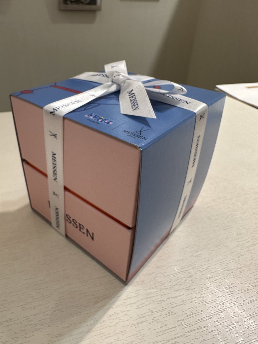 高島屋にマイセンとドラえもんコラボのマグカップ受け取りに来ました😊